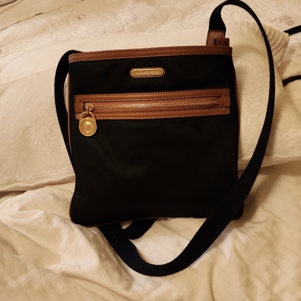 Michael Kors  black cross purse